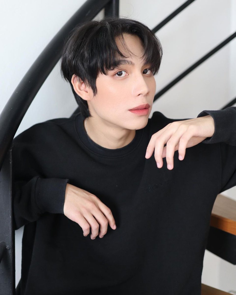 firstkparchive's tweet photo. 10/13/22 • update
IG: thearm_hair89
🔗 https://t.co/a6jstAIjsI
Hair: thearm_hair89
Make up: eddiethailand
#FirstKanaphan #กองทัพของเฟิร์ส
#poshmagazineth https://t.co/llovc4GdWn