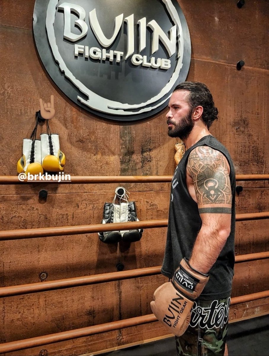 beklenenkral's tweet image. Karizma.
Barış Arduç...