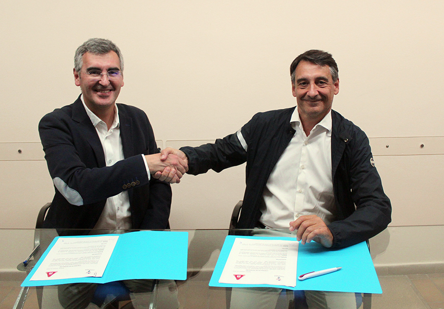cnmataro's tweet photo. El @cnmataro tanca, amb quatre empreses, acords de patrocini molt importants i que ens han d'ajudar a aconseguir molts èxits.
Assolim, Farmàcia Silvia Vidal, @Olgaormo i MJ.Detectives Privados.
Moltes gràcies pel vostre suport! https://t.co/k4yC2S309W