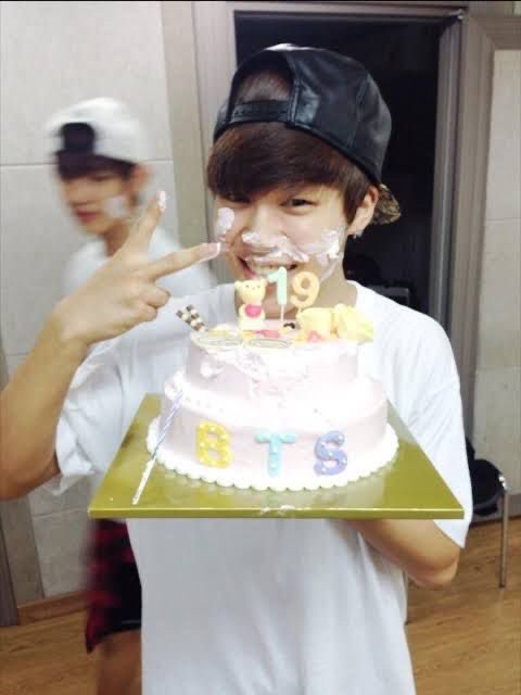vanteshope's tweet photo. happy birthday my most beloved #HappyJIMINday https://t.co/s9BtEkTFkP