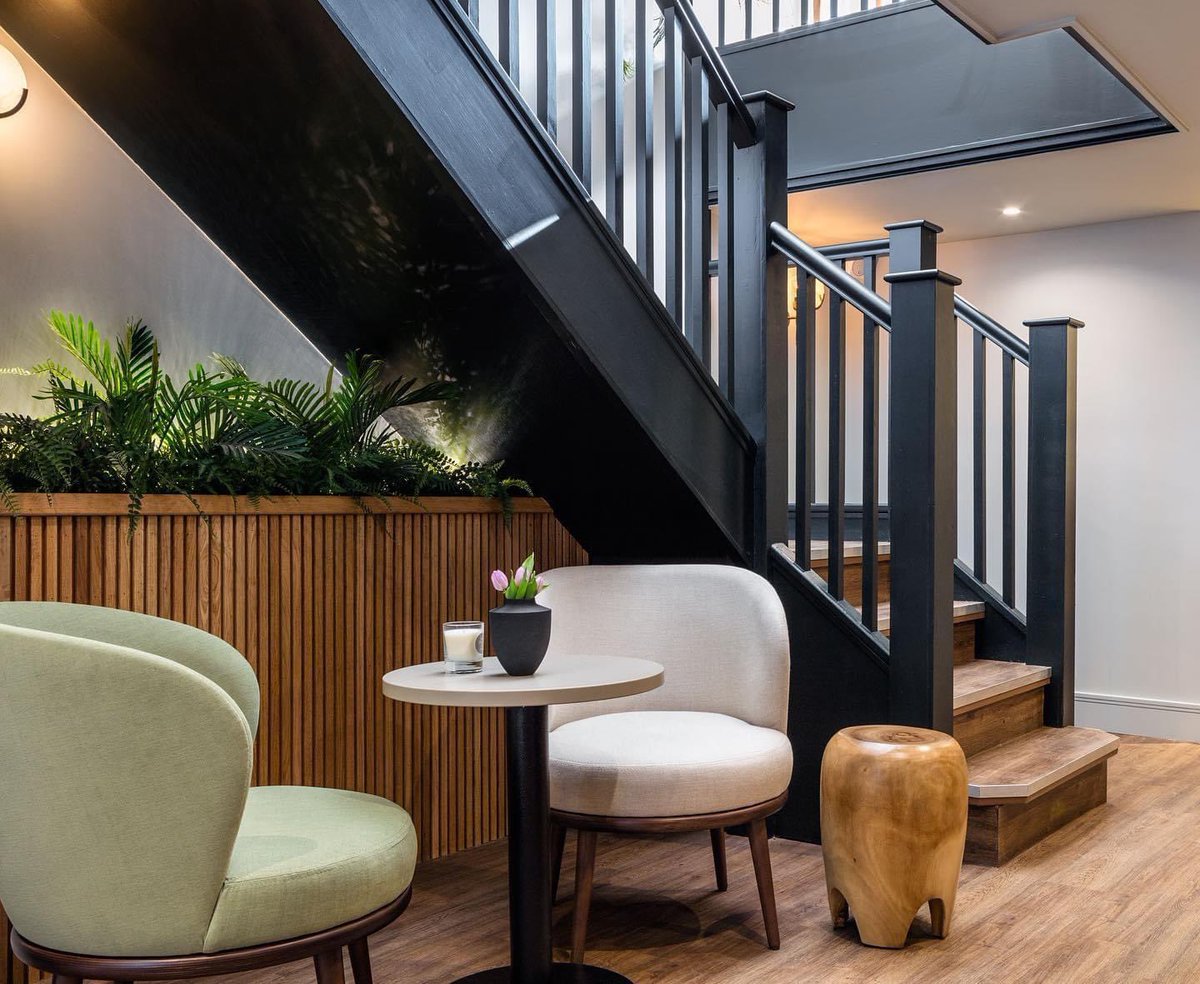 DeFrae1's tweet photo. Delighted to showcase our work with #WineRoomsCambridge  - an array of wine bar furniture #barfurniture #winebar #chairs #barstools #tables #contractfurniture #hospitalityfurniture #hospitalitydesign #bardesign #commercialinteriors #furniture #cambridge - https://t.co/tjUENYrz9V https://t.co/OQGV6BOhcN