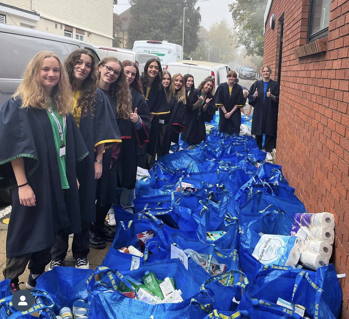 STAHS's tweet photo. Thank you #STAHS community. All the Harvest Festival donations have been loaded onto the van for  @Stalbansdistfb 
#STAHSSenior #STAHSSixth https://t.co/0XQIgLm9mR