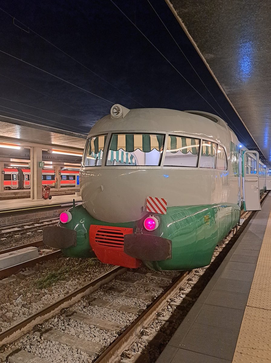 maxfras's tweet image. There's nothing quite as wonderful as the new Venice-Trieste train