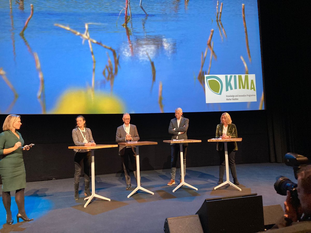 Op #MarkerWadden congres geeft het panel het belang aan van gezamenlijke ‘learning by doing’ insteek in combinatie met monitoring en onderzoek om adaptief beheer en aanleg mogelijk te maken <a href="/TeoWams/">Teo Wams</a> @BregjevW <a href="/niooknaw/">NL Inst of Ecology</a> <a href="/RWS_MN/">Rijkswaterstaat Midden-Nederland</a> <a href="/markerwadden/">Roel Posthoorn</a>