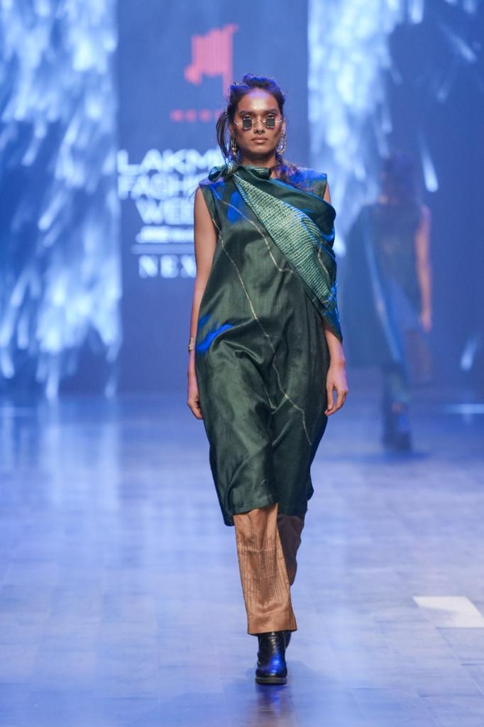 LakmeFashionWk's tweet photo. Studio Medium, Diksha Khanna, Swatti Kapoor at Lakmé Fashion Week in partnership with FDCI.

#studiomedium #dikshakhanna #studioswattikapoor @ILoveLakme @fdciofficial @R1SEWorldwide  @NexaExperience https://t.co/LaTiZDXkLg