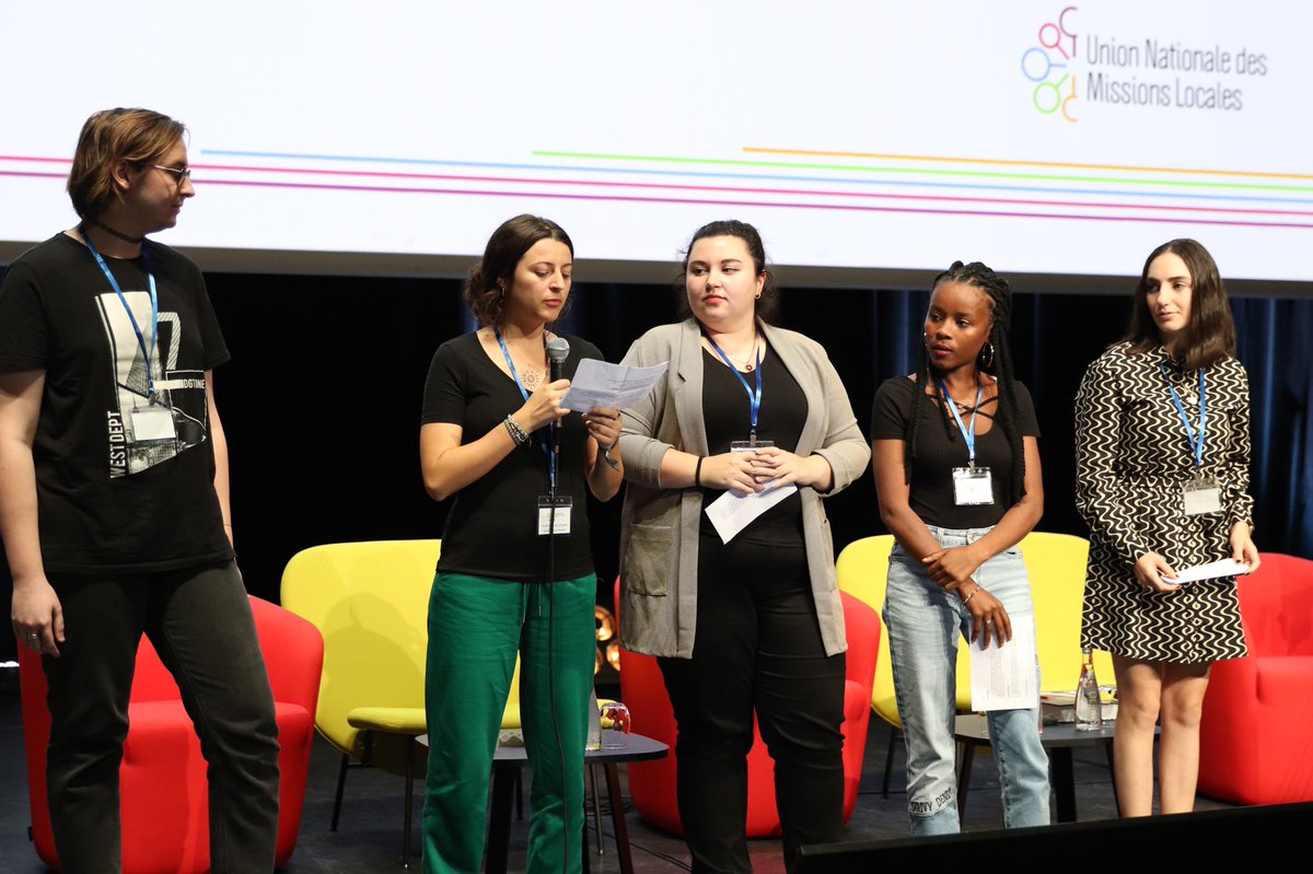 UNmissionlocale's tweet photo. #TRAVAIL - Témoignages imaginaires des jeunes de nos #MissionsLocales à l’image qu’ils aimeraient avoir dans notre société. 

#égalité #équité #revalorisation #smic #vivrepourtravailler #bonheurautravail https://t.co/6rzggdqkYs