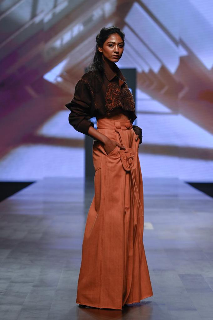 LakmeFashionWk's tweet photo. Studio Medium, Diksha Khanna, Swatti Kapoor at Lakmé Fashion Week in partnership with FDCI.

#studiomedium #dikshakhanna #studioswattikapoor @ILoveLakme @fdciofficial @R1SEWorldwide  @NexaExperience https://t.co/LaTiZDXkLg