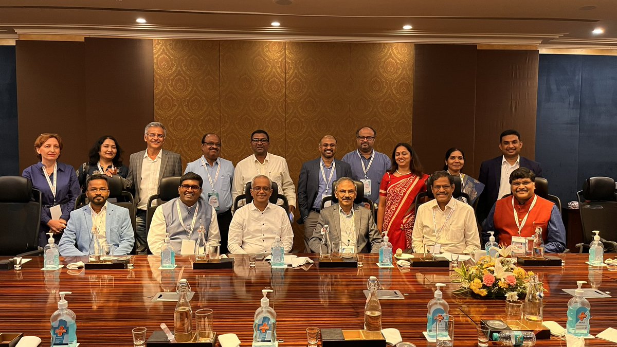 ThiruHR's tweet photo. 🎙️CXO Round table on “Employee and Human Risk Mitigation: Integrating Business,Trust and Compassion for a cordial & productive organisation”
#Welcon22 #FutureOfWork #Wellbeing https://t.co/EGunChctvA