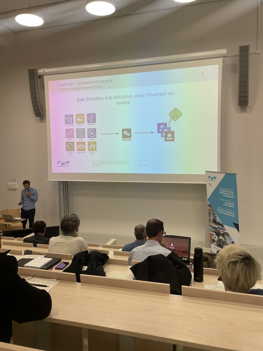 IMTFrance's tweet photo. #colloqueIMT : Romain Billot, professeur en data science @IMTAtlantique, nous parle de "VRP metaheuristics guided by machine learning" https://t.co/vU8dkt6cdD