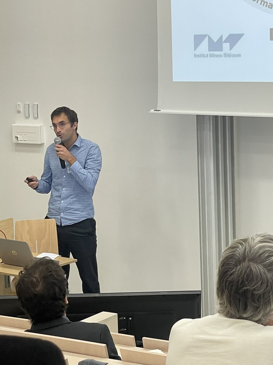 IMTFrance's tweet photo. #colloqueIMT : Romain Billot, professeur en data science @IMTAtlantique, nous parle de "VRP metaheuristics guided by machine learning" https://t.co/vU8dkt6cdD
