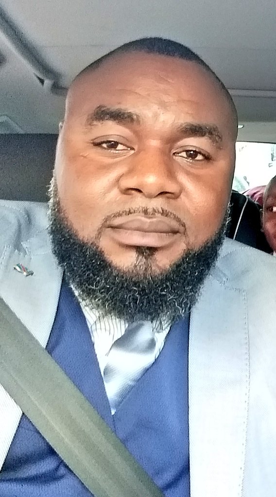 GMusumar's tweet photo. Ceux qui ont quitté kabila, ils  sont aujourd'hui dans union sacré, ceux qui quittent katumbi,muzitu,mbemba,Fayulu et autres, ils seront dans union sacré donc il est temps pour nous d'actualiser notre modèle politique donc formaté et changer la vision pour l'intérêt de la RDC. https://t.co/Ccf0xwy7el