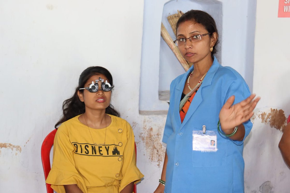 BABLEINDIA's tweet image. "Happy face, solemn pledge.. 
#WorldSightDay #RightToSee #BasixTrueColoursofTogetherness 
@essilorindia @OneSightOrg