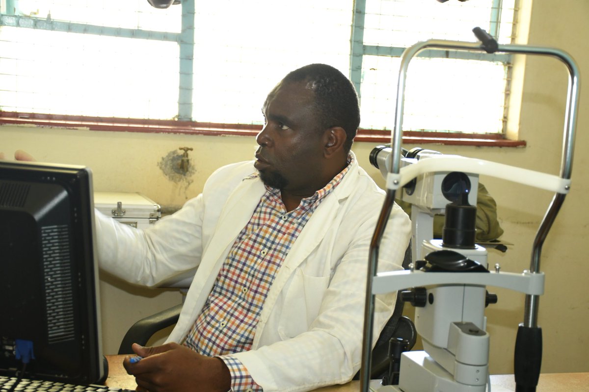 Laikipia_health's tweet photo. @NanyukiH At the @nanyuki there is an ongoing daily eye clinic, wherr a specialist opthamologist, working in tandem with opthalmic Clinical officer and nurse attend to the needs of clients
#worldvisionday https://t.co/woj2GCwfoT