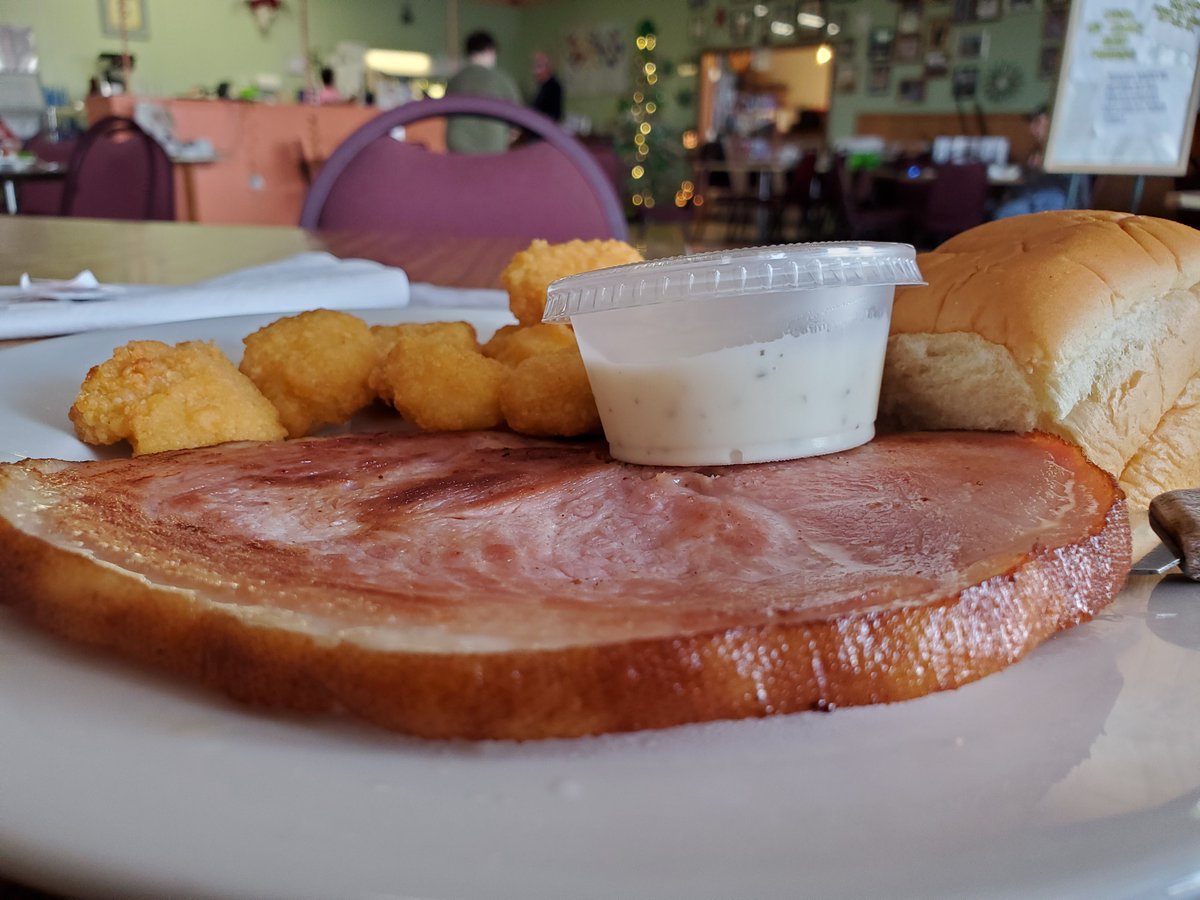 Plaza Cafe is cooking for you everyday right on old route 66 in Carlinville.  Stop on by!