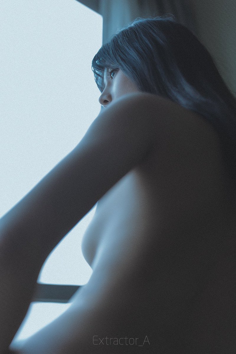 烦人，又开始冷了…… 📸：@Extractor_A #写真 #裸体 #性感写真 #nudeart #nude #naked #人体摄影 #北京约拍 #清纯少女 投稿： @wqganenshi_ @fengsiyuan @BY404_ @91porm @xiaolaqiuzhang