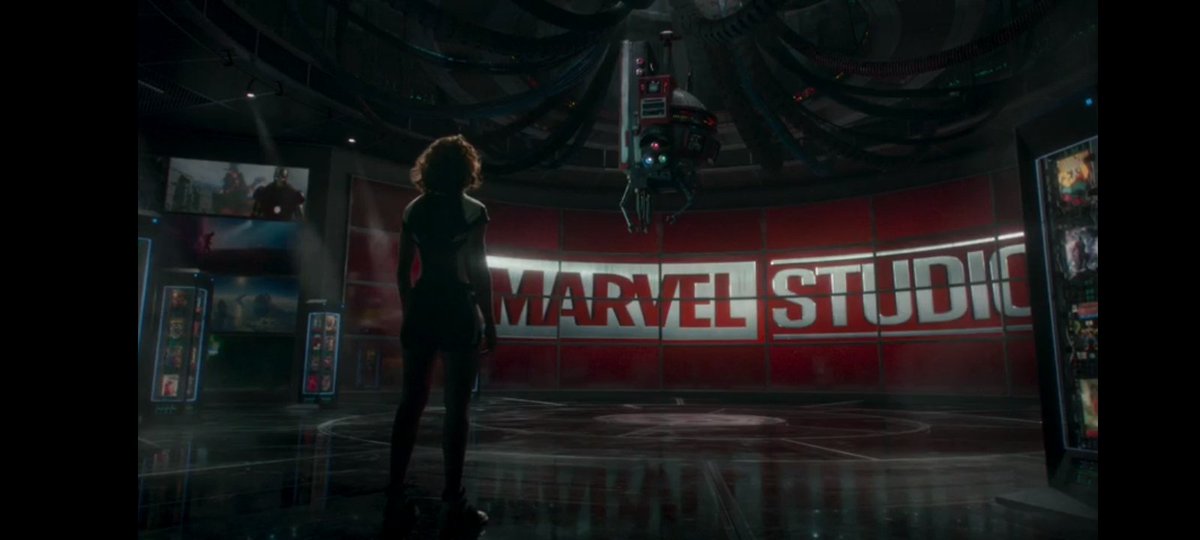 IllegalPoet's tweet image. Lan ben ne izledim? Jen&apos;in tıpkı çizgi romanlarda sayfaları yırttığı gibi disney+ ekranını parçalaması, yazarlarıyla ve yapımcı Kevin&apos;la görüşmeye çalışması, X-men&apos;i sorması, Matt&apos;in Jen&apos;in ailesiyle takılması, Hulk&apos;un oğlu Skaar, her şeyi sezon finaline mi sakladınız #SheHulk