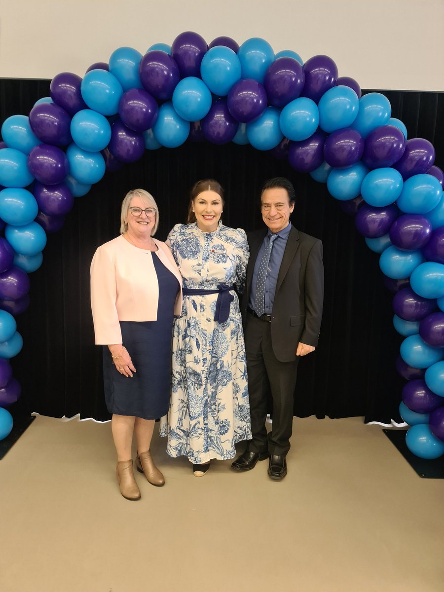 RachelMareeOTo1's tweet photo. Passfield Park School Launch 💜💙 @_iEndo @MarilynFriedri1 @MrsOliviaPullen @Jane_Wannell https://t.co/lvjOhlgBmO