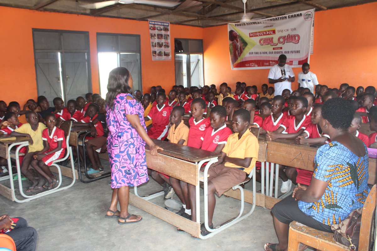 YouthHarvestFGH's tweet photo. Our team celebrated the International Day of the Girl Child with students of Asoegoom primary school in the Bolgatanga municipality. #TheTimeisNow for us all to stand accountable–with and for girls–and to invest in their education, and their future @RFSU @HayMovement @DreamzFM https://t.co/CPR4lZzGA6