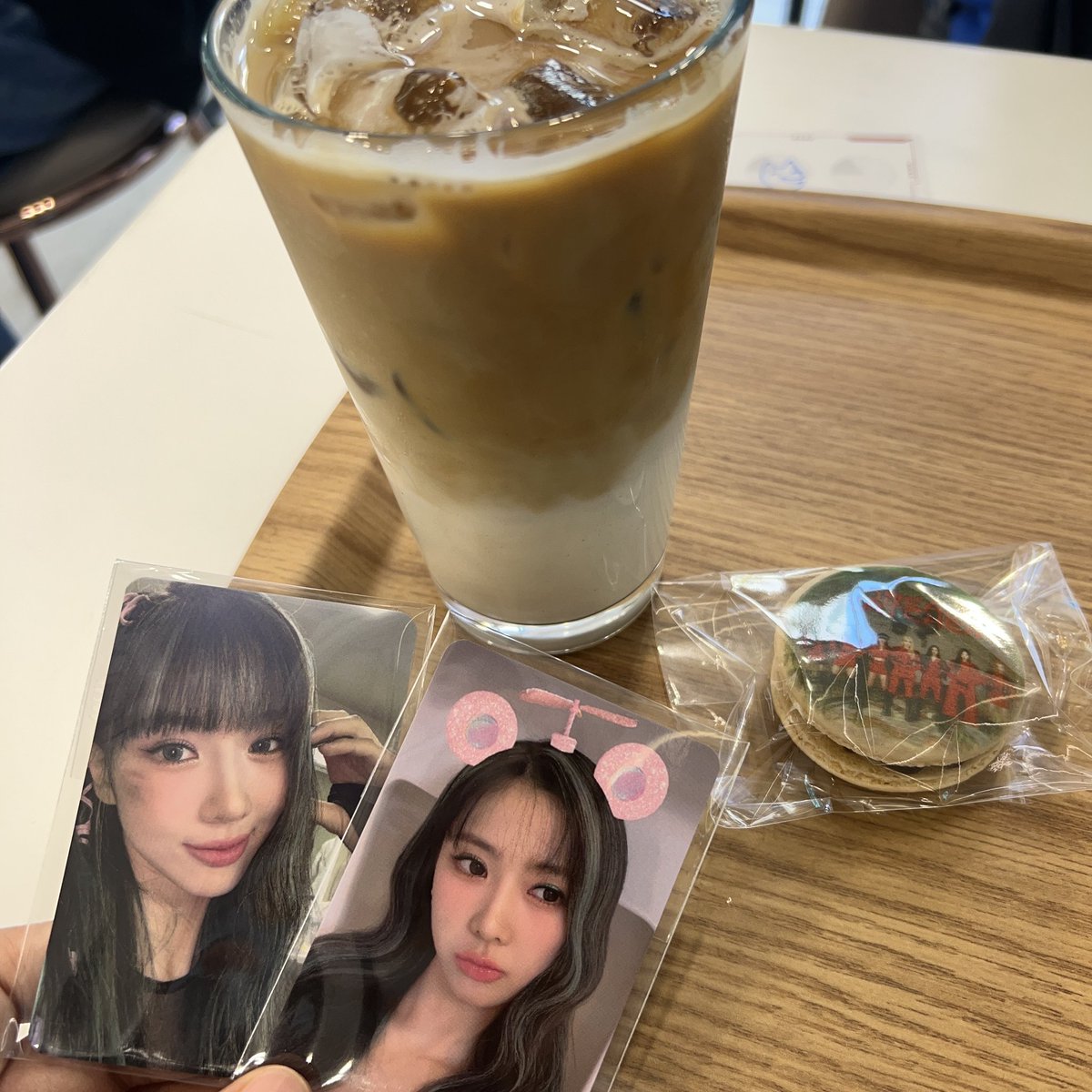 YH_KimMaria's tweet photo. 이렇게 완벽한 드캐 카페
에버라인님 감사합니다☺️

#VISION_OF_DREAMCATCHER #드림캐쳐 #DREAMCATCHER #EVERLINE #에버라인 https://t.co/eAJ63QMGFM