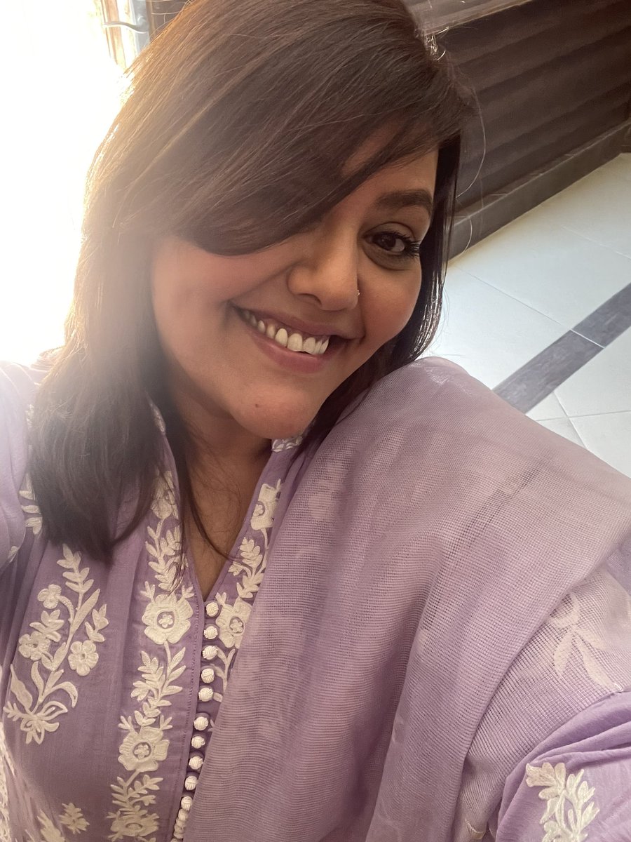 SaraASiddiqui1's tweet photo. And we make the best of Power outage in #karachi during our @click_2019 meeting https://t.co/kxlep4vKsH