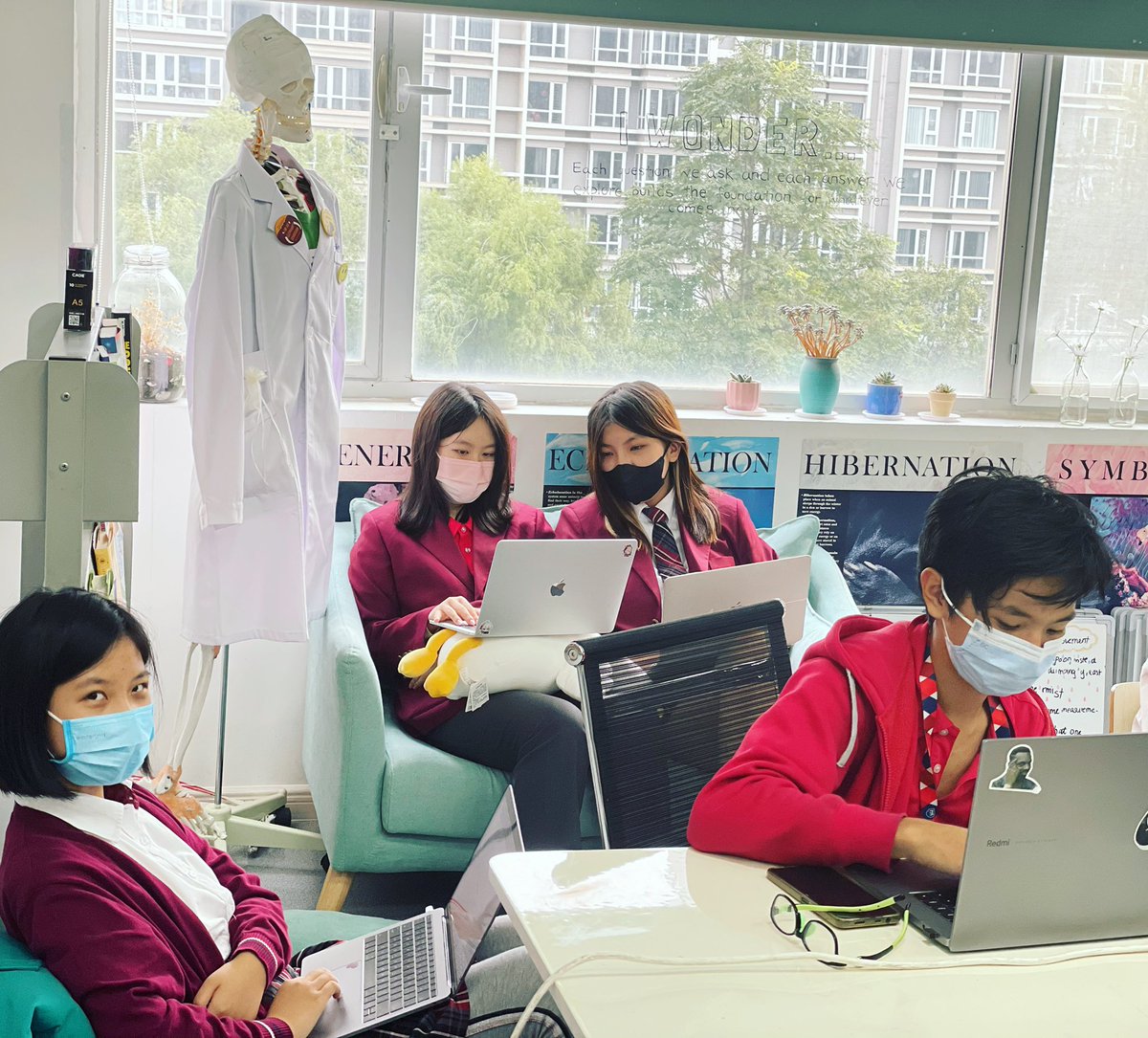 Students choose how they can review and how much to review, choosing from OneNote practice questions, videos, online interactive lessons or games, independently or in groups. #myCISB #gamification #differentiation
