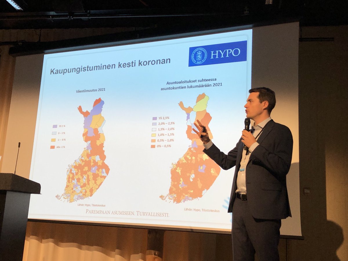 ⁦<a href="/JuhanaBrotherus/">Juhana Brotherus</a>⁩ ⁦<a href="/HypoPankki/">Hypo</a>⁩ tuo terveiset talouden näkymistä  Maarakennuspäiville. Paljon on mustia pilviä taivaalla, mutta kaupungistuminen jatkuu ja työllistää infra-alaa jatkossakin. ⁦<a href="/mank_ry/">MANK ry</a>⁩ #MRP2022 ⁦<a href="/INFRA_ry/">INFRA ry</a>⁩ ⁦<a href="/SKOLry/">SKOL ry</a>⁩