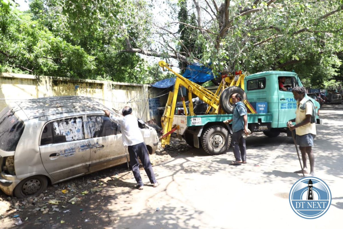 dt_next's tweet photo. The Greater Chennai Corporation cleared out the vehicles left out on the road side for years after pasting a warning sticker on St Mary's road, Mandaveli, Chennai.

📸 @manivasagan_ 

#GCC #ChennaiCorp #Vehicles #Mandaveli #Chennai #RoadsideVehicles #warningsticker https://t.co/pGUW1NQgqt