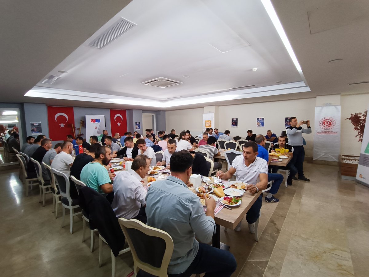 MOHS31949621's tweet photo. Madenlerde İSG kültürünün oluşturulması için Farkındalık Artırma toplantımızı gerçekleştirdik!

#ISG #isguvenligi #ikgpro #işçisağlığı #işbirliği #işçiyöneticiişbirliği #işgücüortaklığı #İSG #güvenlikönlemi #tedbir
@IKGPRO
@EUDelegationTur
@csgbakanligi
@isggmmedya
@TayfunFINDIK https://t.co/NjAk2Wbunv