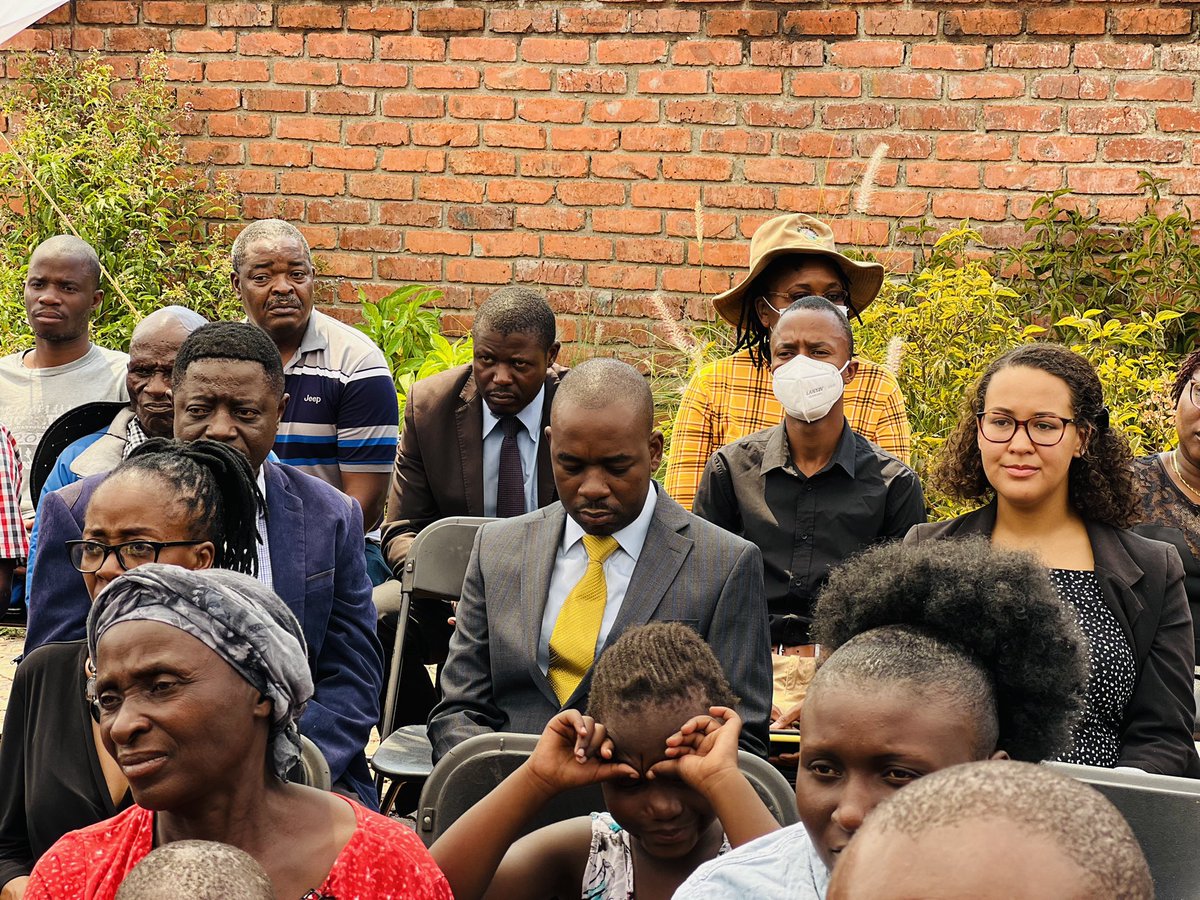 Cde_Ostallos's tweet photo. We pay our last respects to a veteran media practitioner, heroine, mentor, advisor  &amp; gender equality champion Abigail Gamanya.
President Nelson Chamisa salutes the late Gamanya for her contribution to the Alternative since the birth of the pro-democracy movement in this country https://t.co/pwEf6Z93z7