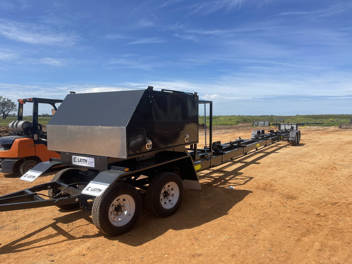 ClintonLeith1's tweet photo. @bradburge4 We build a Comb Trailers that are  dual purpose for Windrowers / Harvesting @Leith Engineering https://t.co/nWJKxsfyiQ