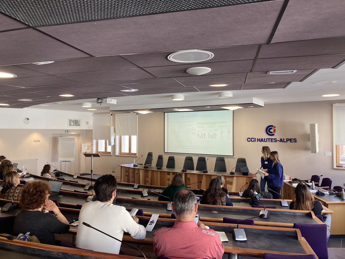 ega_lab's tweet photo. 🙌2e rencontre #EgaLab 05 hier à la @cci_05 pilotée par @Prefet05 @Citedesmetiers @AractP @MaRegionSud
✔Au programme, un #ForumOuvert ayant permis de problématiser les thématiques identifiées par la trentaine de membres du labo
Pour les découvrir ⬇ https://t.co/z8FjfZ8Bjo