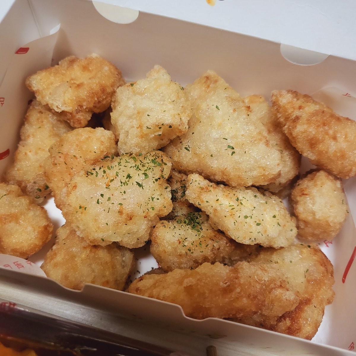 누얌 tweet media