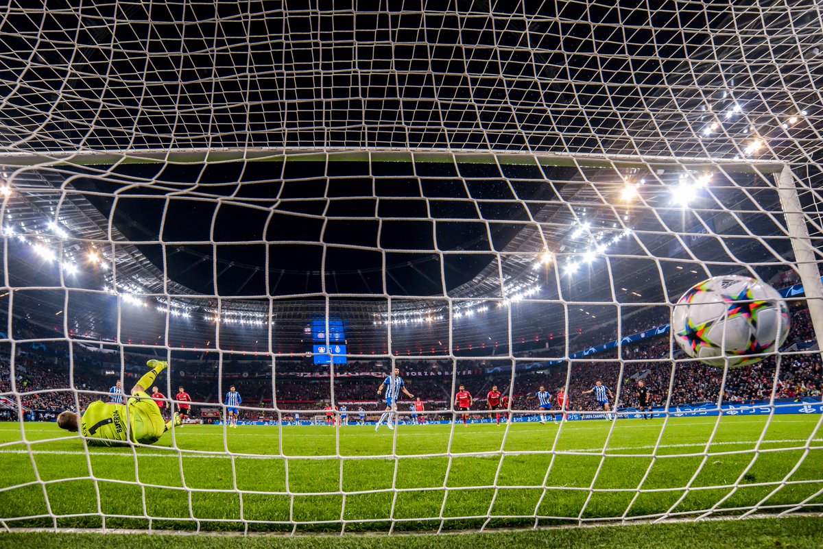 FCPorto's tweet photo. ๐๐ฒ๐ต๐ถ๐ป๐ฑ ๐๐ต๐ฒ ๐๐ฐ๐ฒ๐ป๐ฒ๐ ๐ธ @MehdiTaremi9 #B04FCP #UCL https://t.co/i5eYawqAtp