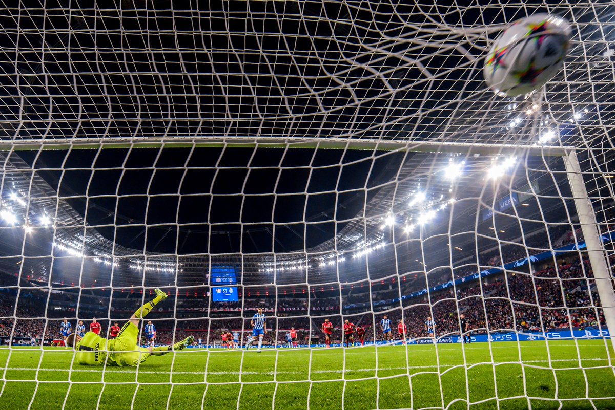 FCPorto's tweet photo. ๐๐ฒ๐ต๐ถ๐ป๐ฑ ๐๐ต๐ฒ ๐๐ฐ๐ฒ๐ป๐ฒ๐ ๐ธ @MehdiTaremi9 #B04FCP #UCL https://t.co/i5eYawqAtp