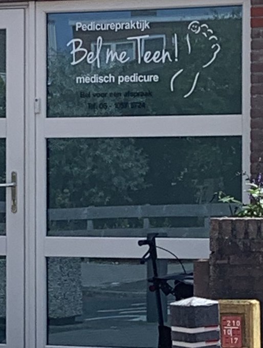 Winkels en dienstverleners met een woordspeling in de naam: