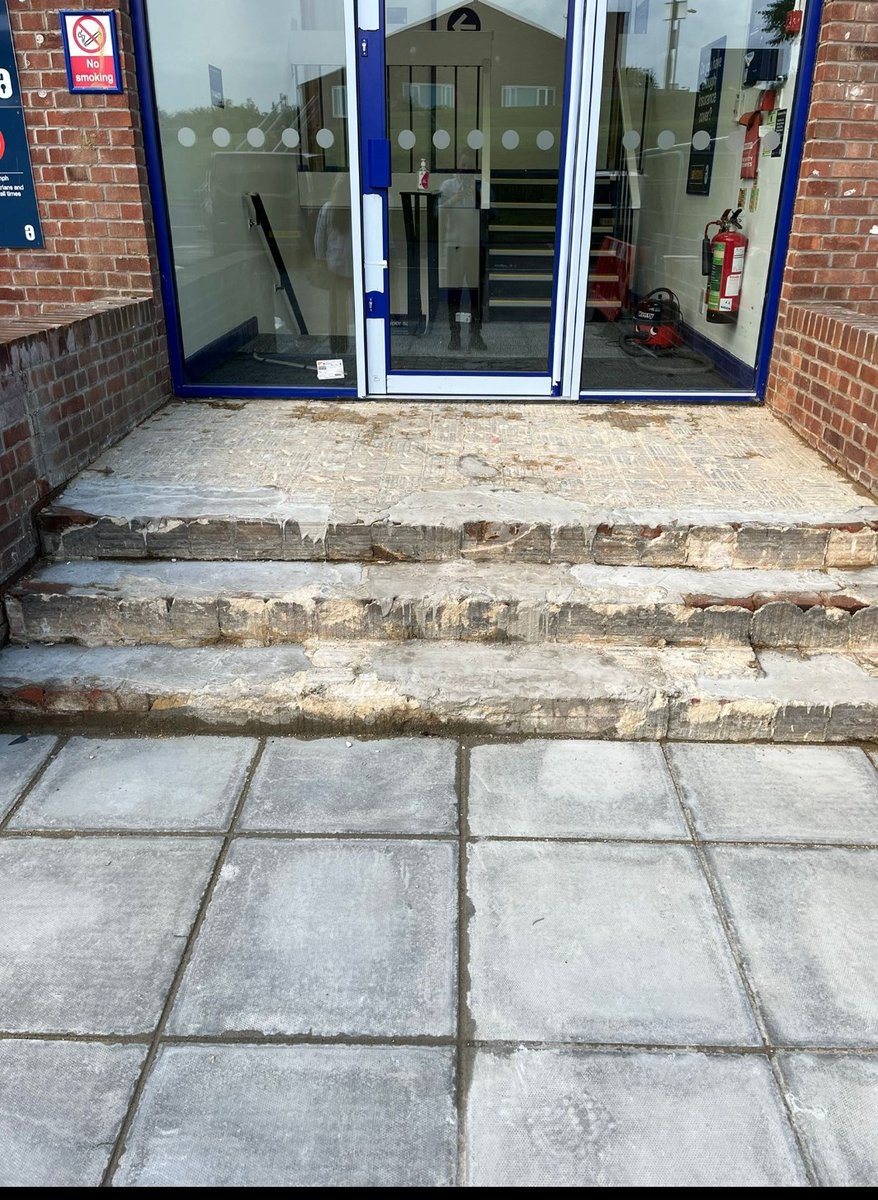 Nwb100's tweet photo. Project Update - @SafestoreLtd  Winchester - Refurbished main reception and entrance area. What a difference Well done team! https://t.co/AVC3VRAXEO