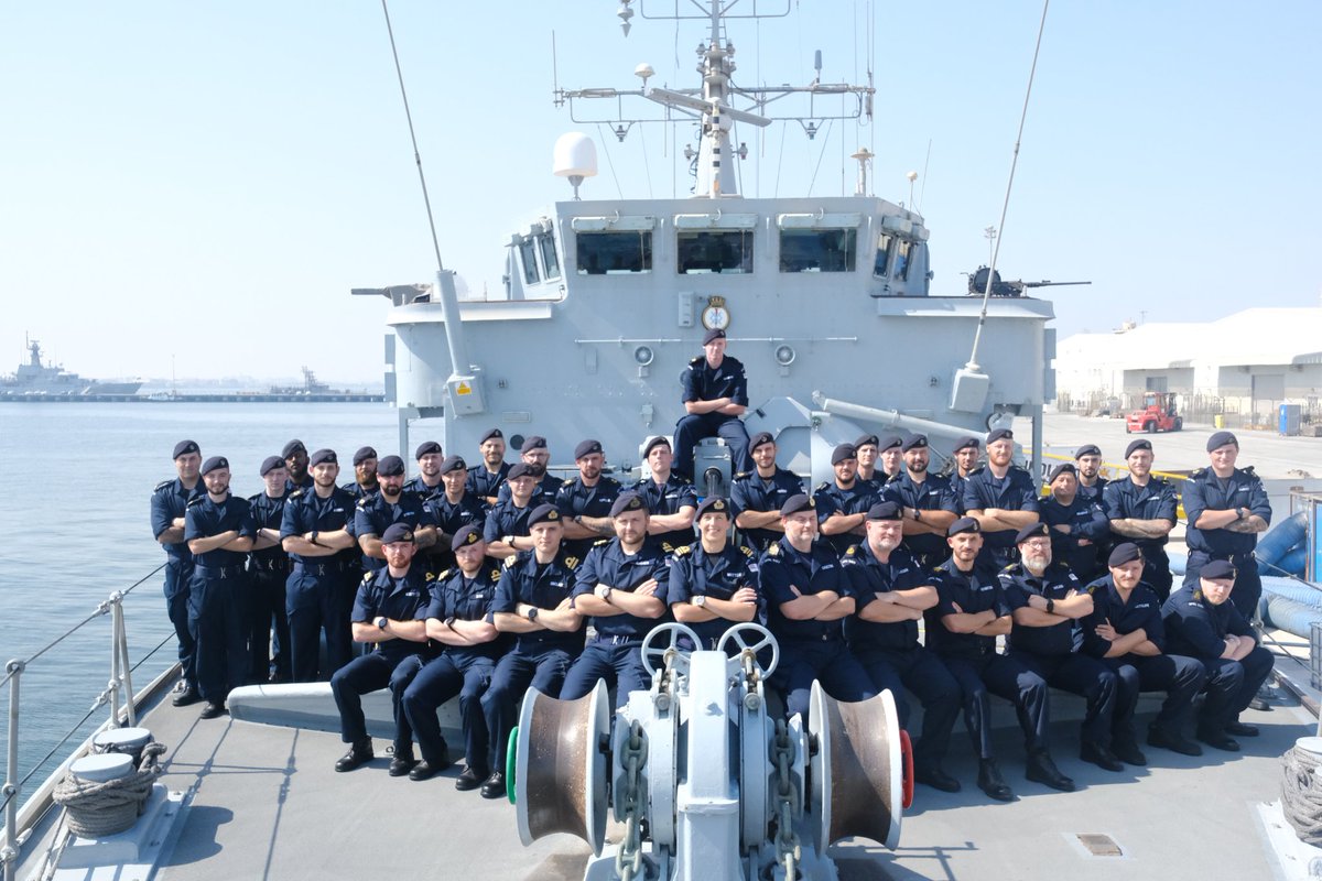 HMSMiddleton's tweet photo. That’s all folks! MCM2 Crew 4 have completed another turn of the handle in Bahrain and handed the ship back to Crew 7.
Farewell to the sun, sand and everyone we have visited 🇧🇭 🇦🇪 🇰🇼 
Good luck C7, we’ll see you soon! 🌞 
#OpKipion
@RoyalNavy  @CommanderUKMCMF @UKMCCMiddleEast https://t.co/VbRhXxPN7p