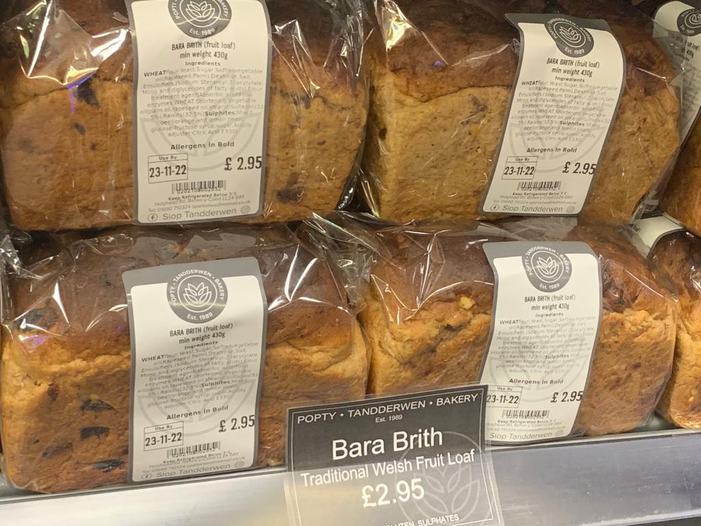 SparLlanrwst's tweet photo. #SiopTandderwenBakery #BetwsYCoed Bara Brith, Mince Pies & Tray Bakes back in-stock π
#shoplocal #supportlocal #familyownedbusinesses #McSpar #Spar #Llanrwst https://t.co/ITbbY43OMx