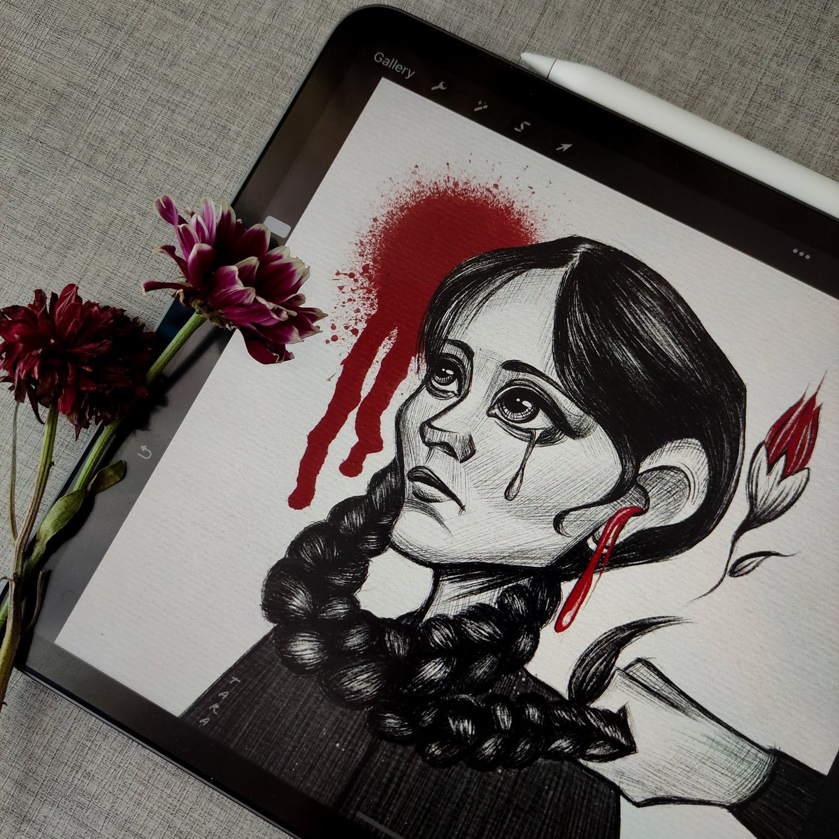 از اول اعتراضات سعی کردم با هنرم حامی باشم ولی همیشه ایگنور کردید:) میدونم این سری هم دیده نمیشه ولی اگه دیدیش حداقل ۵ تا #مهسا_امینی منشن کن...