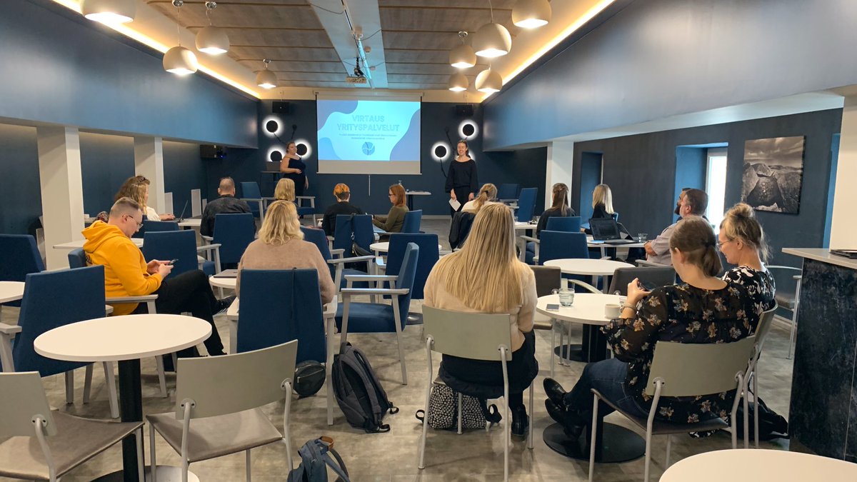 Leijonanluola-tapahtumassa eri alojen <a href="/UniTurku/">Turun yliopisto - University of Turku</a>-opiskelijat sparraavat just nyt #yrittäjät Leijonanluola-tapahtumassa.

Haluatko tietää lisää <a href="/VSyrittajat/">Varsinais-Suomen Yrittäjät</a> osaamispalveluista ja yht. työstämme oppilaitosten ja korkeakoulujen kanssa? Tänne lukemaan: yrittajat.fi/aluejarjestot/…