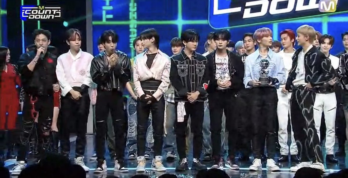 [221013] M COUNT DOWN 🤟🏻💗🏆🫶🏻
#CASE143_2ndWin
#무장해제_Case143_엠카1위
#StrayKids15thWin
#CASE143     <a href="/Stray_Kids/">Stray Kids</a>