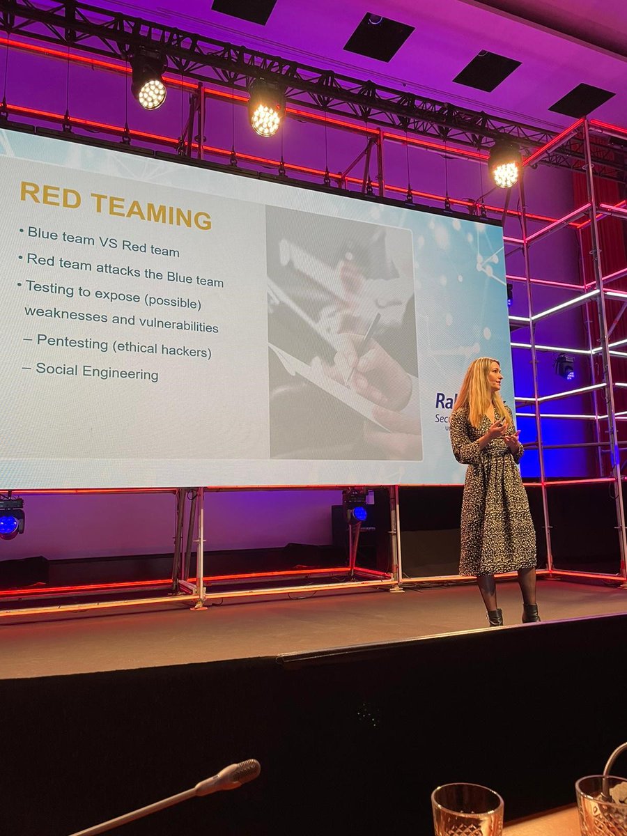 "Regardless of what position you have, you can play a vital role in the (information) security of Rabobank. Everyone can make a difference!"

De boodschap van onze collega Renske tijdens de presentatie op het 'Global Rabobank Security Congres' over #redteaming #socialengineering