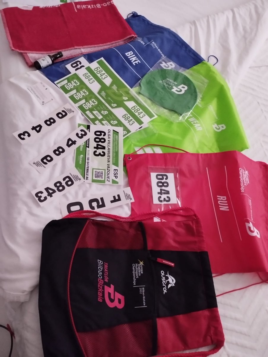 TRISportGetafe's tweet photo. Participación agridulce en el Campeonato de Europa multisport Triatlon de media distancia. Ivan y Victor sufrieron pero acabaron muy bien el campeonato. La nota triste la dio Olga teniendo que retirarse tras romperse un dedo en la T2. Una pena. https://t.co/w7s52NbogR
