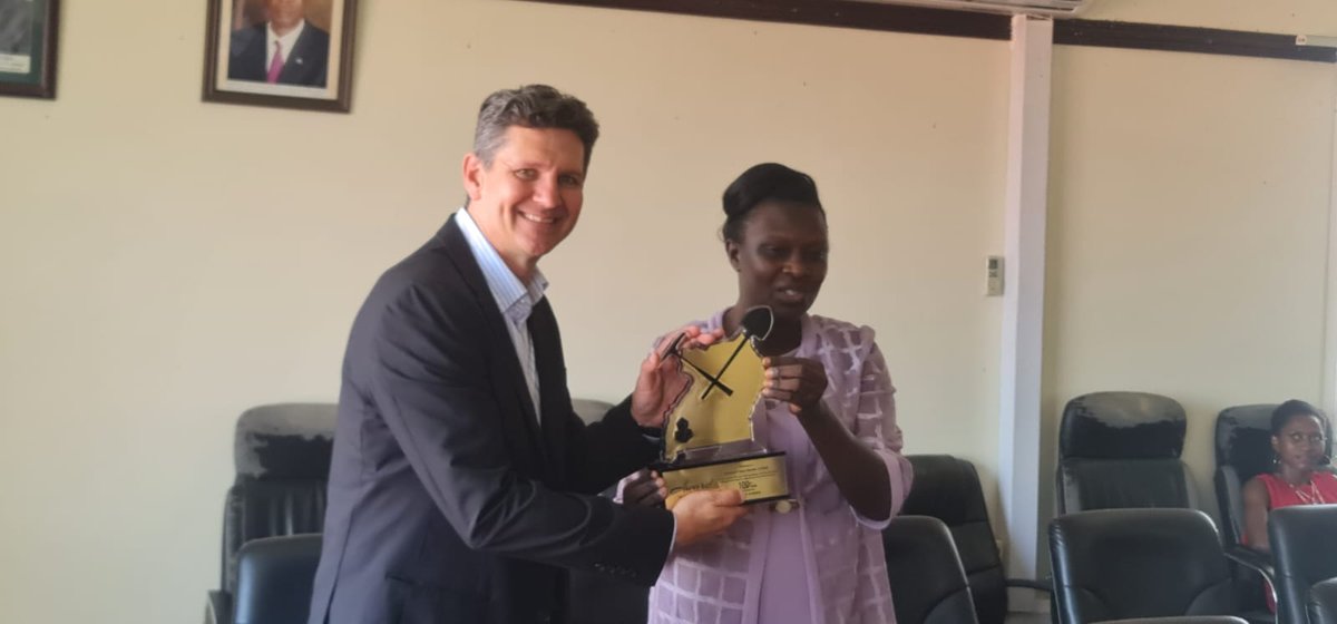 RRM_Ug's tweet photo. @RRM_Ug gets award for best Exploration company in Uganda from the Directorate of Geological Survey and Mines.  @patience_singo @TriggaWazza @IONIC_RE @timhorizonmet @DebiNaitingale @BwengyeNathan @Joelsimplicity @NaigagaNoble @SpeIspech @Vlakvarkie @James_Opio19 @ https://t.co/LdO03p4tAf