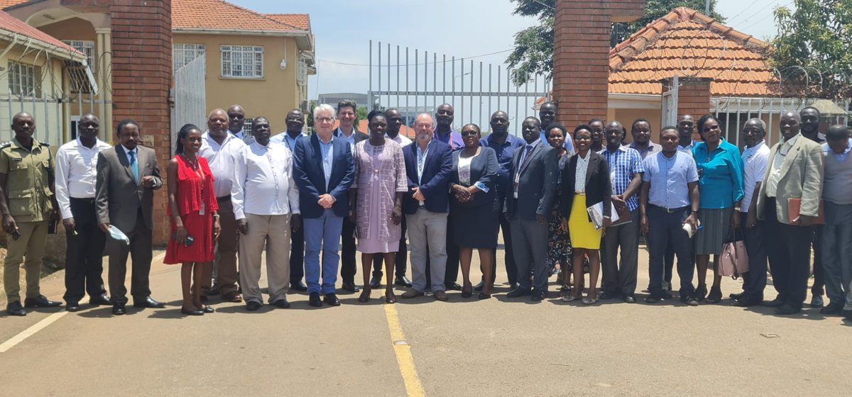 RRM_Ug's tweet photo. @RRM_Ug gets award for best Exploration company in Uganda from the Directorate of Geological Survey and Mines.  @patience_singo @TriggaWazza @IONIC_RE @timhorizonmet @DebiNaitingale @BwengyeNathan @Joelsimplicity @NaigagaNoble @SpeIspech @Vlakvarkie @James_Opio19 @ https://t.co/LdO03p4tAf