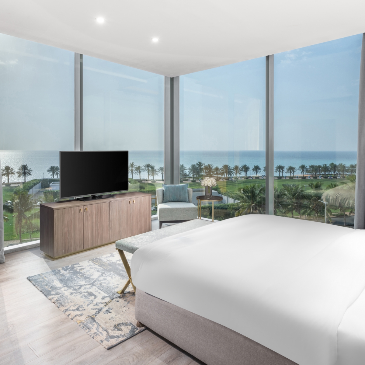 ViewsResidences's tweet photo. صُممت غرفنا لتعطيك شعورا دائما بالابتهاج والاندماج مع محيطك.
Our rooms are designed for unforgettable moments to be cherished together
للحجز والاستعلام:
For bookings and inquiries:
T: 012 510 5888
#Viewshotel
@kaec_saudi
#SaudiArabia #Rooms #KAEC
#فندق_فيوز #غرف_فندقية https://t.co/v3QJSOae2E