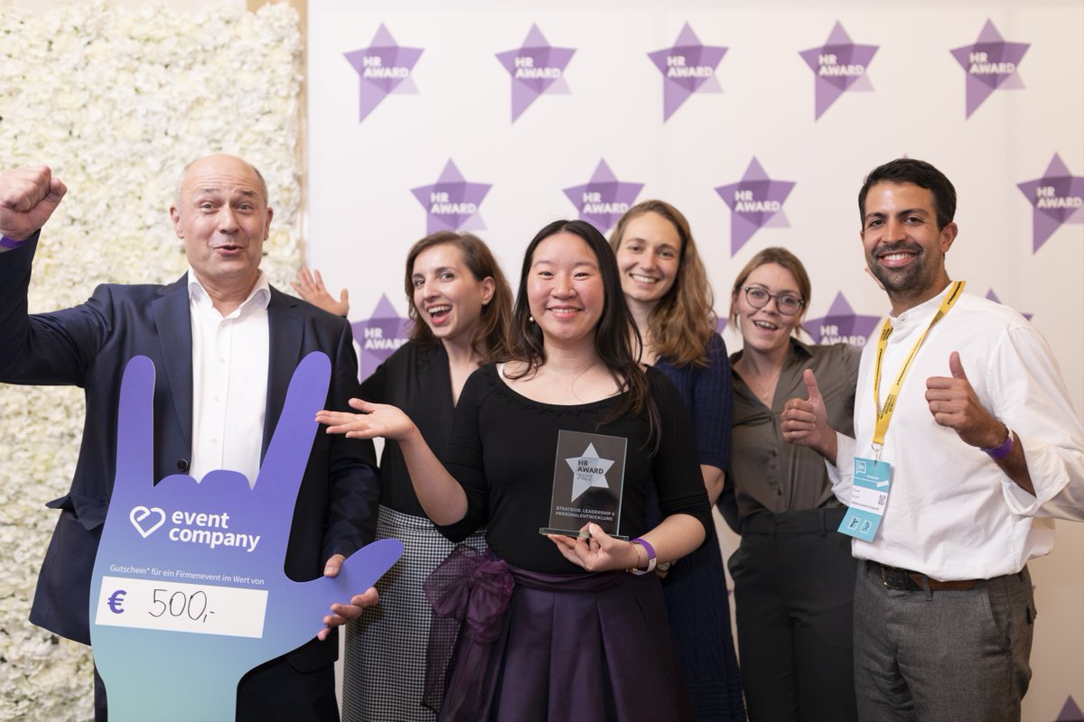 uniqagroup's tweet photo. Unser #UNIQA Kulturprogramm stößt auch in der D-A-CH Region auf Resonanz. Beim HR Award 2022 wurde es mit dem 2. Platz in der Kategorie „Strategie, Leadership & Personalentwicklung“ ausgezeichnet.
#HRAward2022 #hrinsidesummit #CultureChange https://t.co/WiKXktObTE