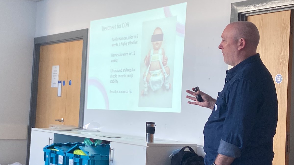 Hip lecture by @tom0mcewan for <a href="/NHSGGC/">NHS Greater Glasgow and Clyde</a> with <a href="/ConettaHilary/">Hilary</a> and <a href="/ljmsmith/">L M-S</a> for midwives learning newborn examination #SMMDP