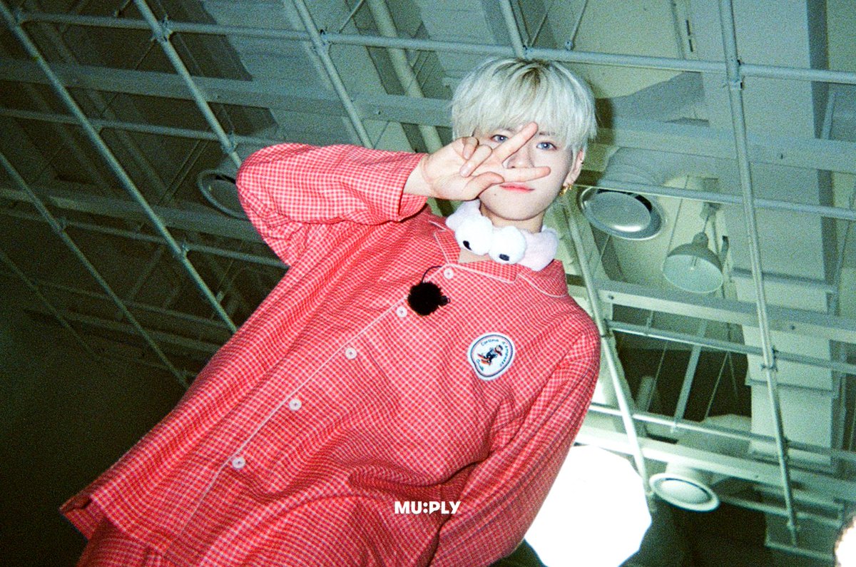 🌜 #돌들의침묵|<a href="/ygtreasuremaker/">TREASURE MAKER</a>

트레저는 쁘이를 좋아해✌✌✌
포즈도 데칼코마니
케미도 Legend, 트레저💗

10/15(토) 돌들의침묵
COMING SOON💝
#TREASURE #트레저 #HELLO