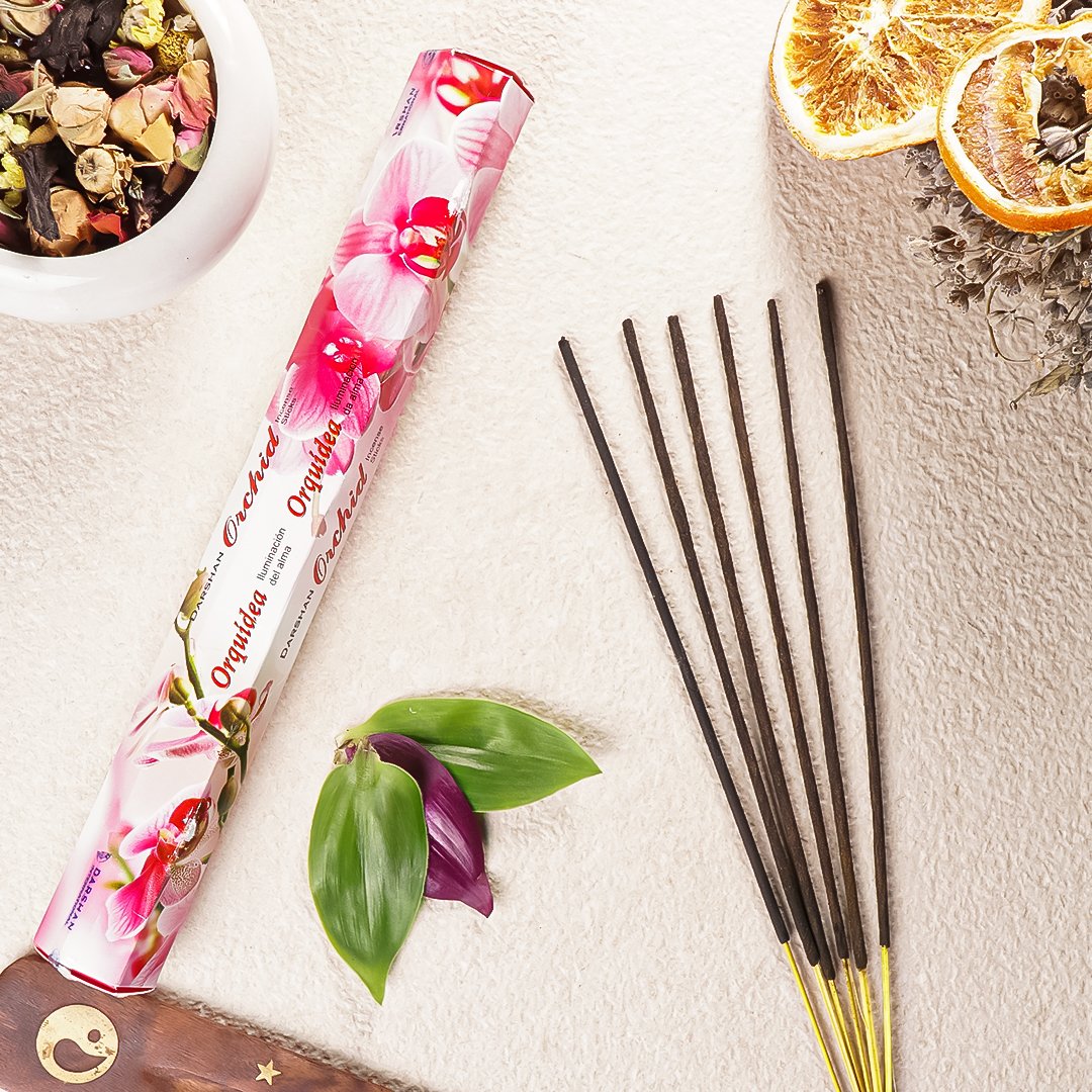 Bharat Darshan Orchid Kokulu Çubuk Tütsü🌸

🌸Ev ve ofis ortamlarının enerjisini değiştirmek, çakraları açmak ve kötü kokuları gidermek için etkili olan Orchid tütsü, salep yapımında da kullanılan aynı bitkiden elde edilmektedir.

#orkide #orkidetütsüsü #sakinleştirici #tütsü